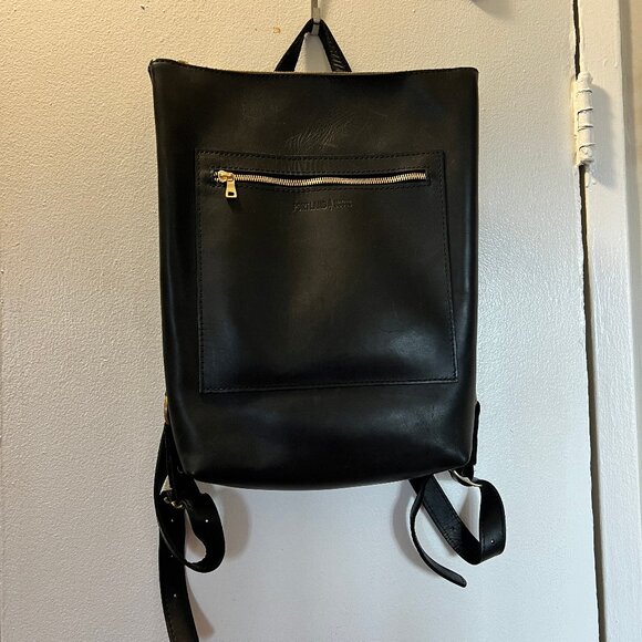 Portland Leather Classic Black Backpack - Picture 6 of 10